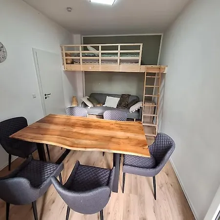 Apartment Gemuetliche Fuer 6 Gaeste - Wlan - Terrasse